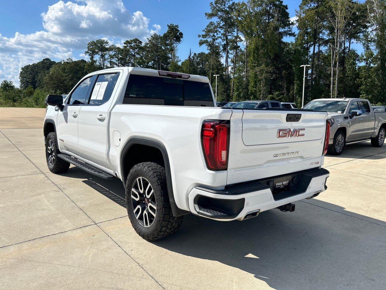 Used 2025 GMC Sierra 1500 AT4 w/ AT4 Premium Package AWD/4WD image 4