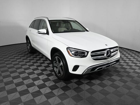 Certified 2022 Mercedes-Benz GLC 300 GLC 300 w/ Premium Package Lite image 24
