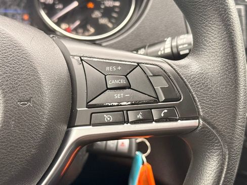 Used 2020 Nissan Rogue Sport S image 29