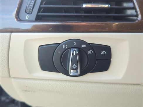 Used 2013 BMW 328i Convertible RWD image 10