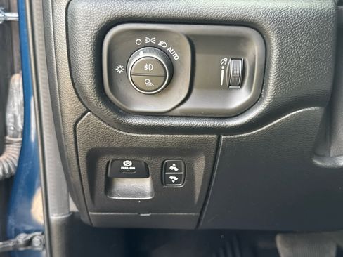 Used 2021 RAM 1500 Big Horn image 13