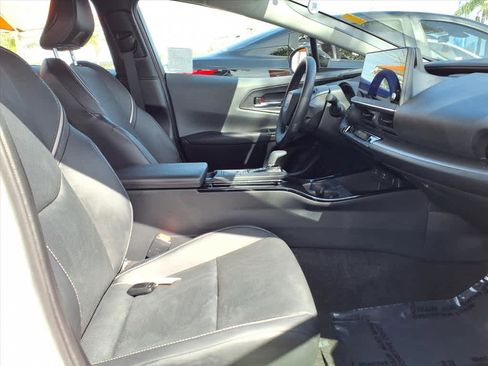 Used 2024 Toyota Prius XLE FWD image 21
