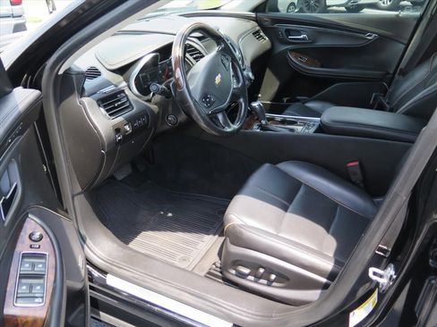 Used 2014 Chevrolet Impala LTZ FWD image 10