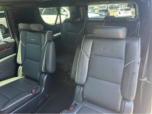 Certified 2023 Cadillac Escalade ESV Premium Luxury AWD/4WD image 19