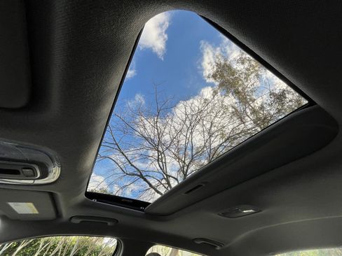 Used 2025 Hyundai Elantra SEL image 29