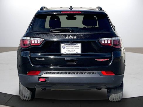 Used 2024 Jeep Compass Trailhawk image 8