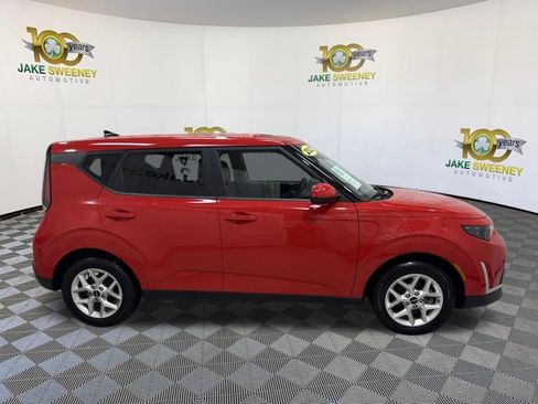Certified 2023 Kia Soul LX w/ LX Technology Package FWD image 11