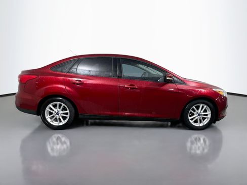 Used 2015 Ford Focus SE FWD image 3