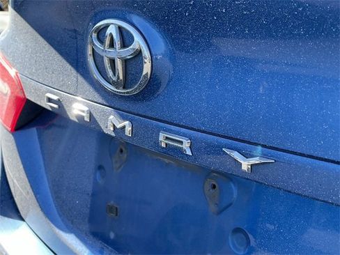 Used 2019 Toyota Camry SE image 11