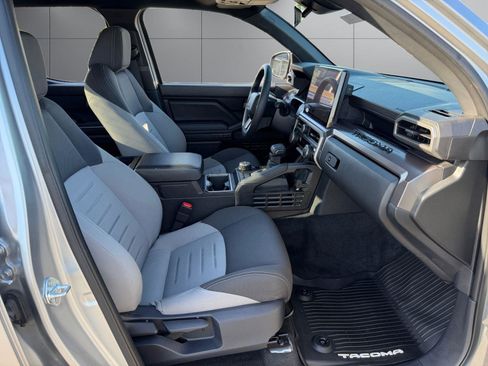 Used 2024 Toyota Tacoma TRD Off-Road image 7