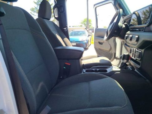 Used 2024 Jeep Wrangler Unlimited w/ Dual Top Group AWD/4WD image 19