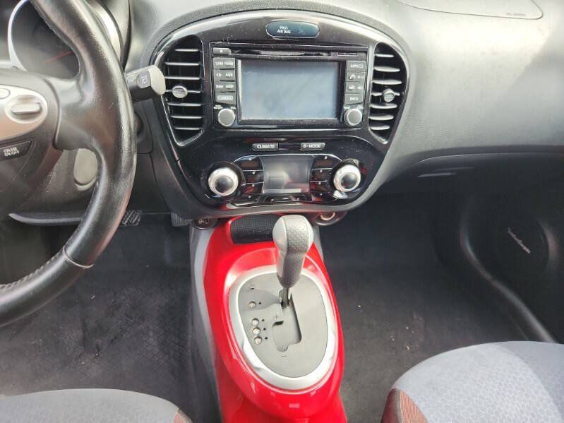 Used 2015 Nissan Juke SV w/ Technology Package FWD image 12