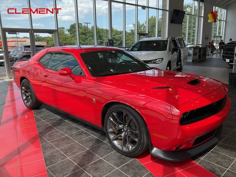 Used 2022 Dodge Challenger R/T Scat Pack w/ Driver Convenience Group image 4