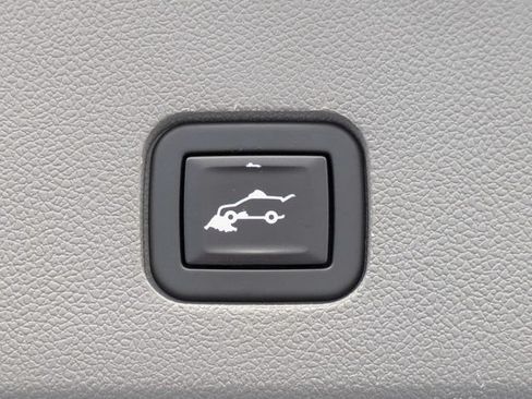 Used 2021 Cadillac XT6 Premium Luxury w/ LPO, Floor Liner Package FWD image 13