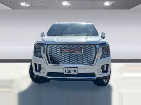 Used 2022 GMC Yukon XL Denali w/ Denali Ultimate Package AWD/4WD image 4