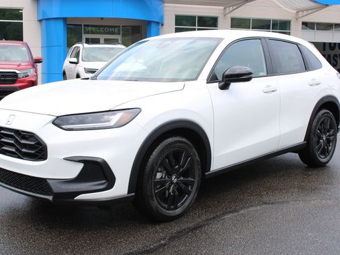 New 2026 Honda HR-V Sport image 2