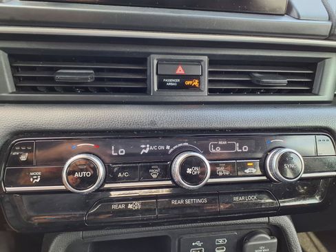 Certified 2025 Honda Pilot EX-L image 7