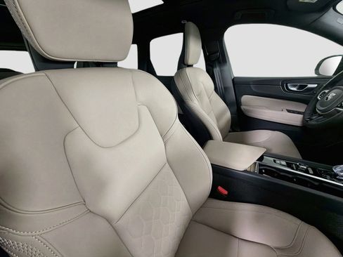 Used 2026 Volvo XC60 B5 Plus AWD/4WD image 28
