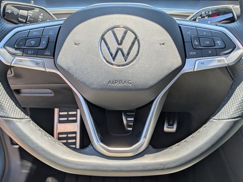 Used 2025 Volkswagen Tiguan SE R-Line AWD/4WD image 25