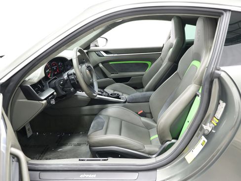 Used 2020 Porsche 911 Carrera 4S AWD/4WD image 16