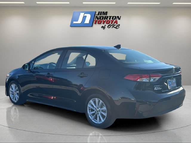 Used 2026 Toyota Corolla LE w/ LE Premium Package FWD image 7