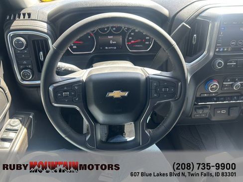 Used 2022 Chevrolet Silverado 2500 LT w/ Fleet Comfort Package AWD/4WD image 4