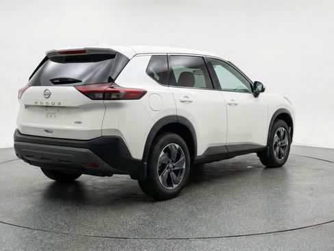 Used 2025 Nissan Rogue SV image 9