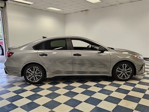 Used 2024 Kia Forte GT-Line w/ GT-Line Premium Package image 12