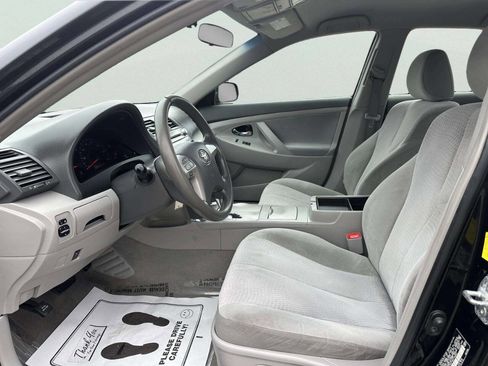 Used 2011 Toyota Camry LE w/ LE Extra-Value Pkg FWD image 9