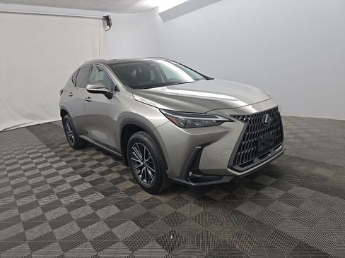 Used 2023 Lexus NX 250 FWD image 3