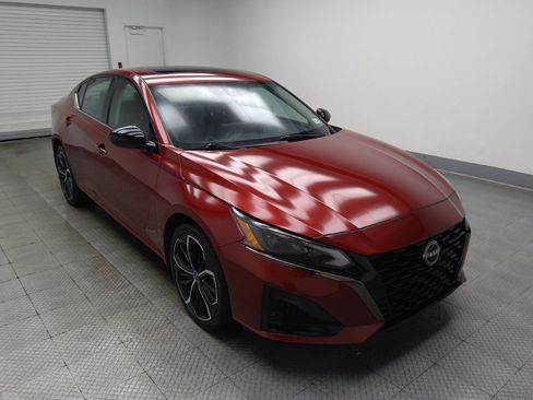 Used 2023 Nissan Altima 2.5 SR w/ SR Premium Package AWD/4WD image 13