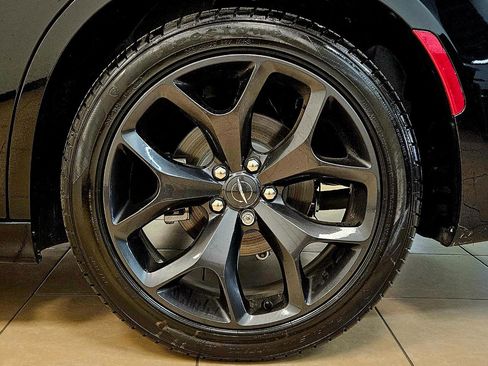 Used 2020 Chrysler 300 Touring w/ Sport Appearance Package image 32