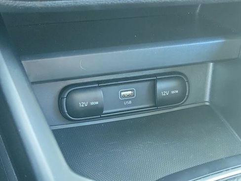 Used 2025 Kia Soul LX FWD image 30