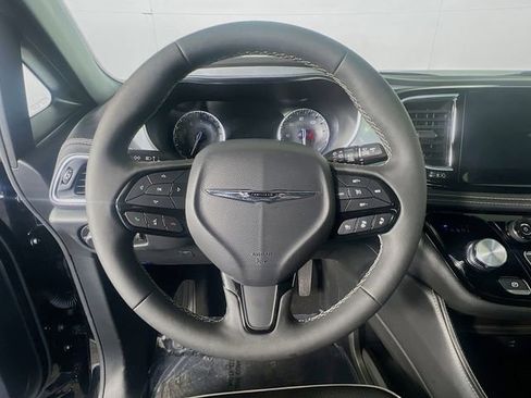 Used 2026 Chrysler Pacifica Limited w/ S Appearance Package FWD image 16