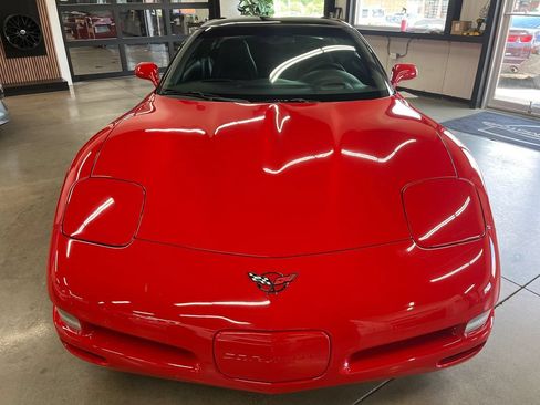 Used 2001 Chevrolet Corvette Coupe w/ Preferred Equipment Group2 RWD image 19
