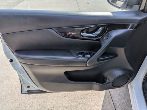 Certified 2020 Nissan Rogue Sport SV w/ All-Weather Package AWD/4WD image 28