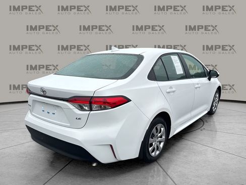 Used 2025 Toyota Corolla LE FWD image 5