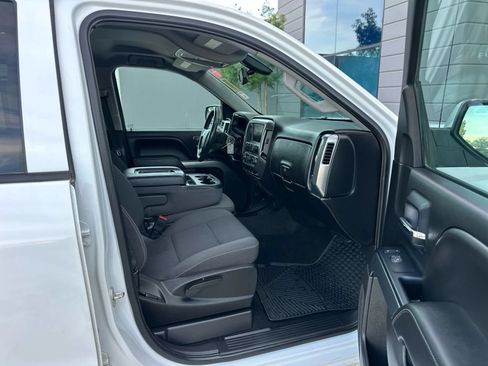 Used 2018 Chevrolet Silverado 1500 LT w/ LT Eassist Package AWD/4WD image 16