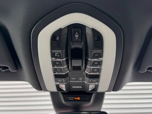 New 2026 Porsche Macan AWD/4WD image 23