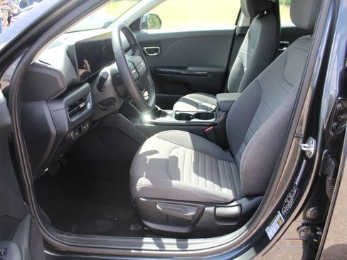 Used 2025 Kia K4 EX FWD image 3