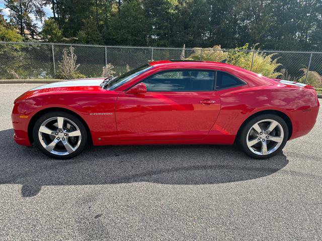 Used 2010 Chevrolet Camaro SS w/ White Stripe Package RWD image 7