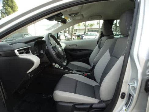 Used 2025 Toyota Corolla LE image 18