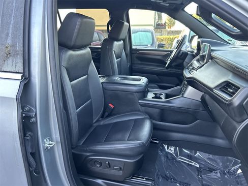 Used 2024 Chevrolet Suburban LT image 14