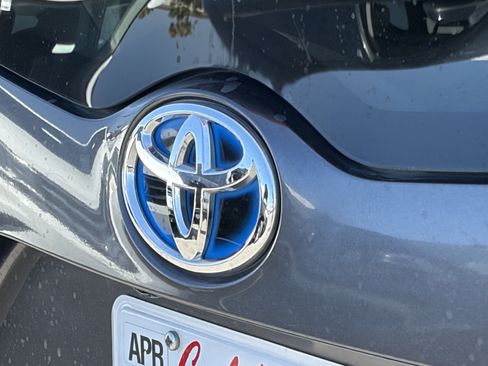 Used 2022 Toyota Prius Prime XLE FWD image 4