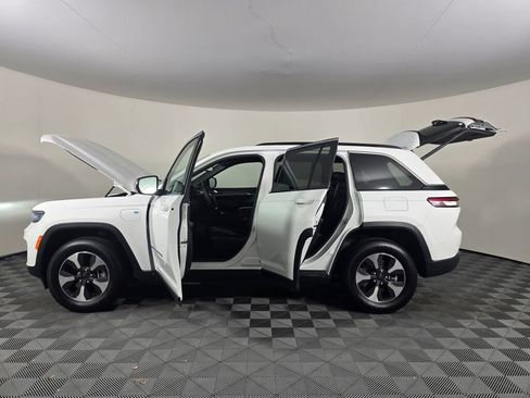 Used 2024 Jeep Grand Cherokee Limited 4xe AWD/4WD image 18