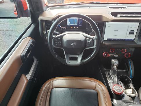 Used 2023 Ford Bronco Outer Banks w/ Sasquatch Package AWD/4WD image 16