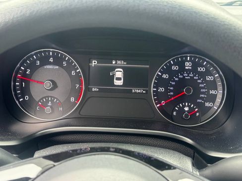 Certified 2024 Kia Forte LXS w/ LXS Technology Package FWD image 5