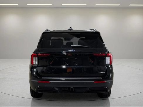 Used 2026 Ford Explorer ST-Line w/ ST-Line Street Pack AWD/4WD image 4