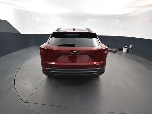 Used 2025 Chevrolet Trax RS image 8