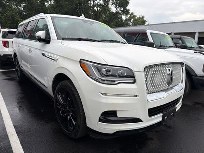 Used 2023 Lincoln Navigator L Reserve w/ Monochromatic Package